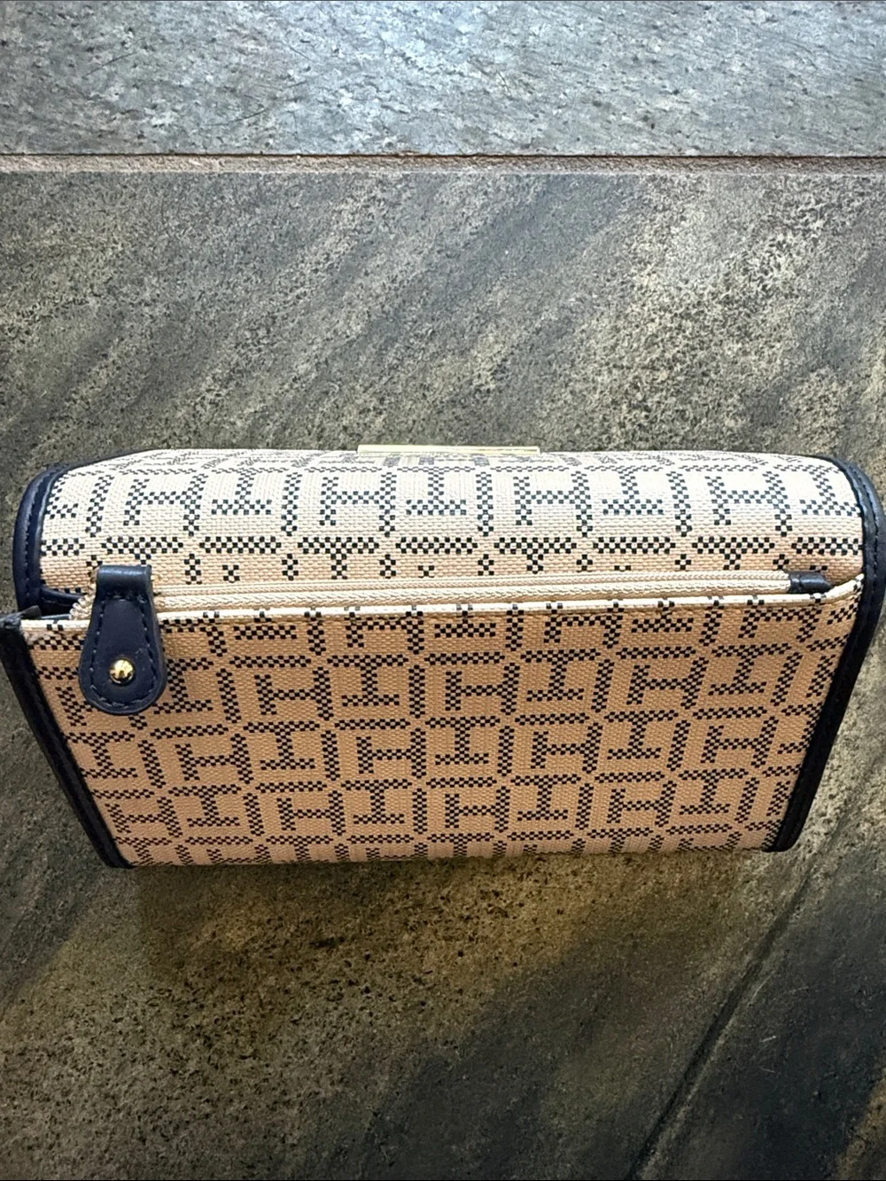 Tommy Hilfiger Beige Signature Continental Wallet with Navy Trim